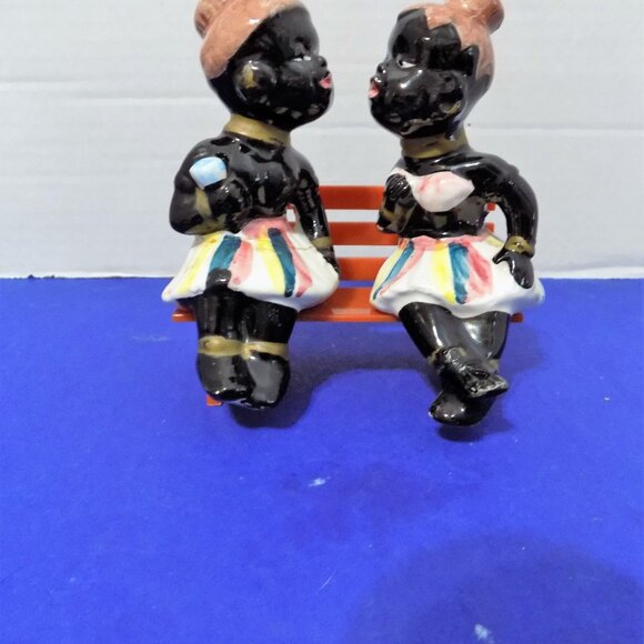 Vintage Ceramic Africans American  Couple Bench Salt & Pepper Shakers - Picture 3 of 4